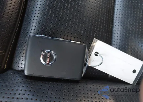 2018 Volvo S90 T6 Inscription z USA, uszkodzony, nr VIN LVYA22MLXJP047861